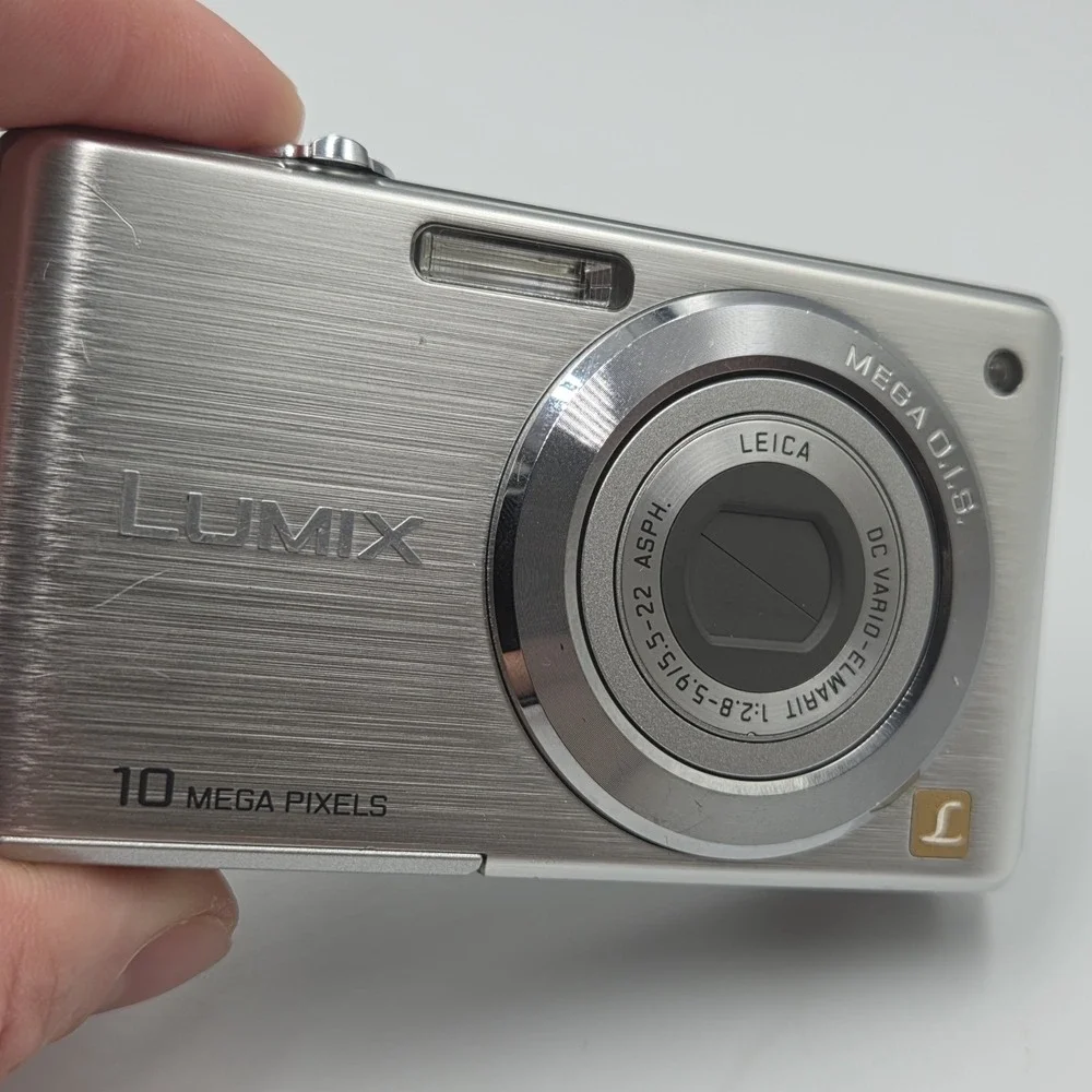 Japan Import Panasonic Lumix DMC-FS7 10MP Digital Camera Silver Leica Lens Teste